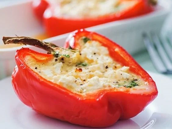 A healthy low-calorie breakfast spread including fruits and oatmeal for weight loss.
