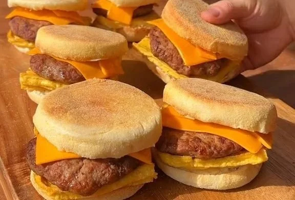 Healthy meal prep McMuffins ready for breakfast meal prep
